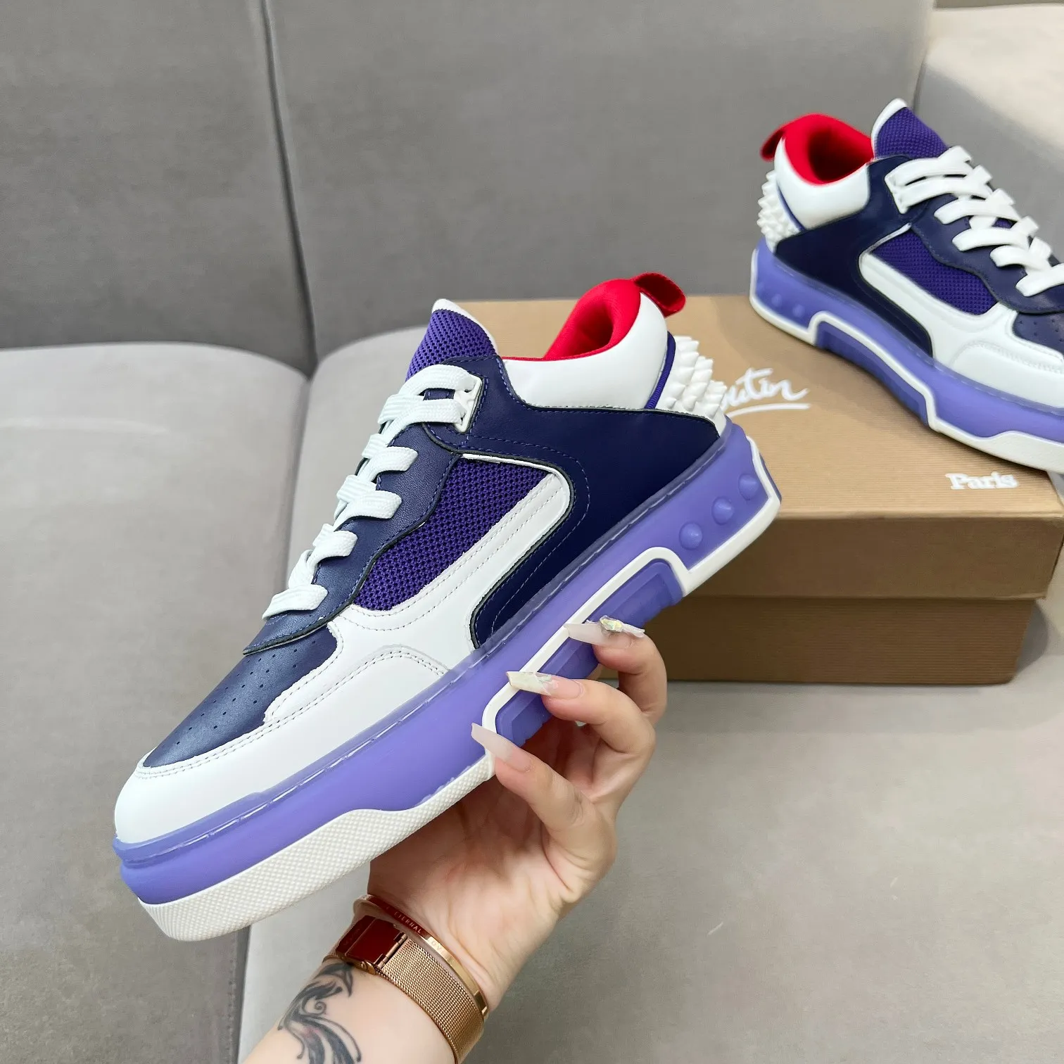 Men's shoes 💰700 🌹🌹🌹̋ Wang Junkai Yang Mi Xu Kai Zhang Jingyi Ding Chengxin Chen Muchi Wang Ziyi Same style Christian Louboutin 2024 [New product] ASTROLOUBI unisex thick-soled sports shoes red-soled shoes perfectly integrate fashion and sports, The fabrics are made of luxurious calfskin, soft suede, smooth satin and laminated leather, and the back is decorated with classic rivets. The interior is blended with a knitted tongue for added durability, breathability and quick-drying comfort. The outsole is made of a combination of EVA foam and imported rubber, and the colorful CL iconic letters on the side of the outsole show the brand's unique style. It is a ceiling-level comfortable skate shoe! ! ! Multiple colors available, currently men’s sizes 39--45
